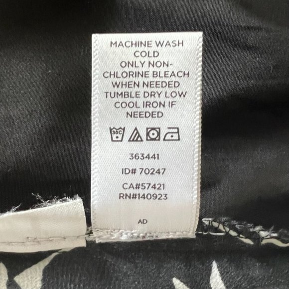 LOFT One-Piece Black & White (Cream) Leaf Pattern Jumpsuit Romper Size 10 - Picture 7 of 14